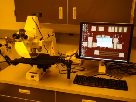 Picture of the Axiotron microscope