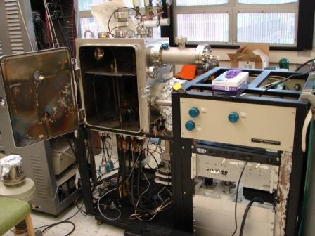 Schrader thermal evaporator in Dr. Tate's lab.